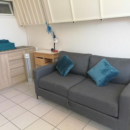 Ground Floor Studio With Access To Beach And Pool Le Barcares Bilik gambar